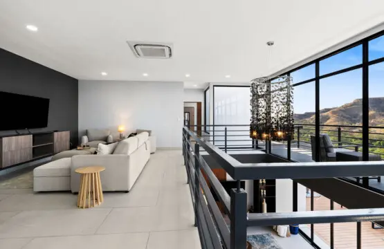 423471c2 55a1 4e4b b00b cba90e0d3fa6