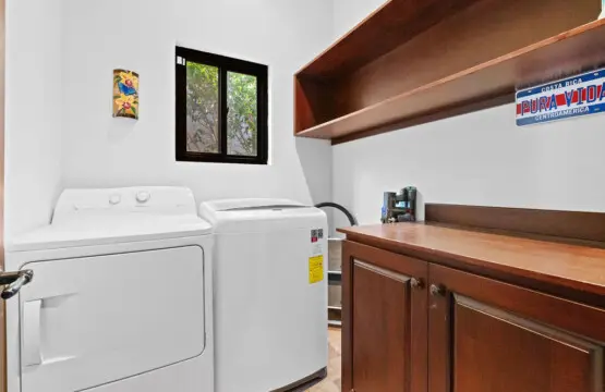 edb00065 5272 48f4 9d22 f05a74ac2a1d