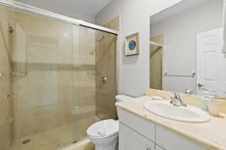 efc6b9cc 335c 4f27 a38f fc6896ce6fcd