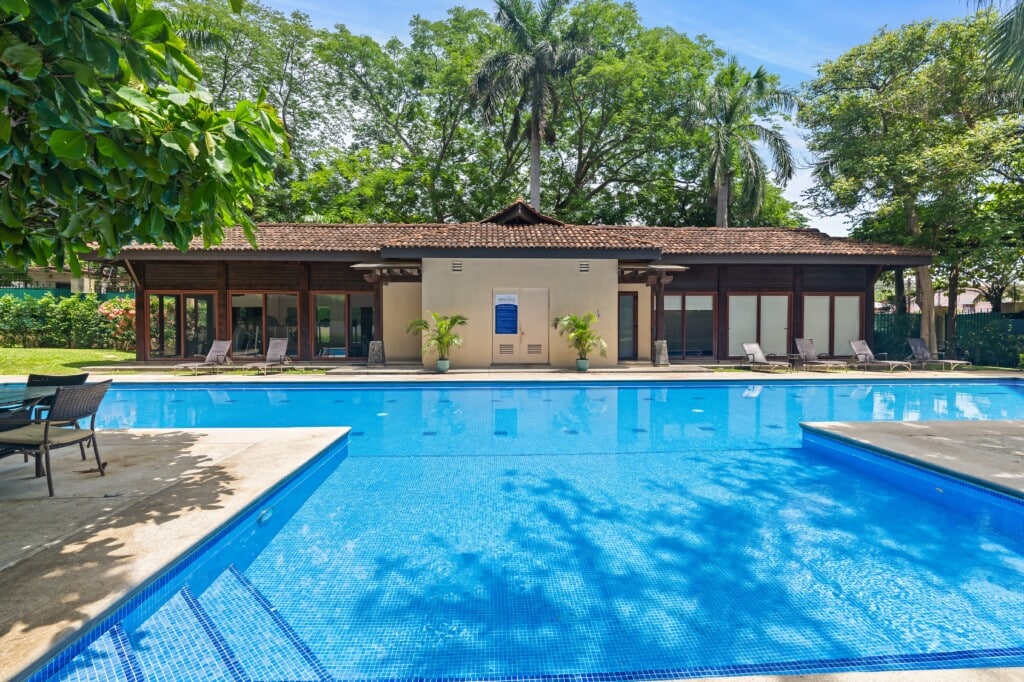 Hermosa del Mar offers 2 pools, a gym and a kids play area.
