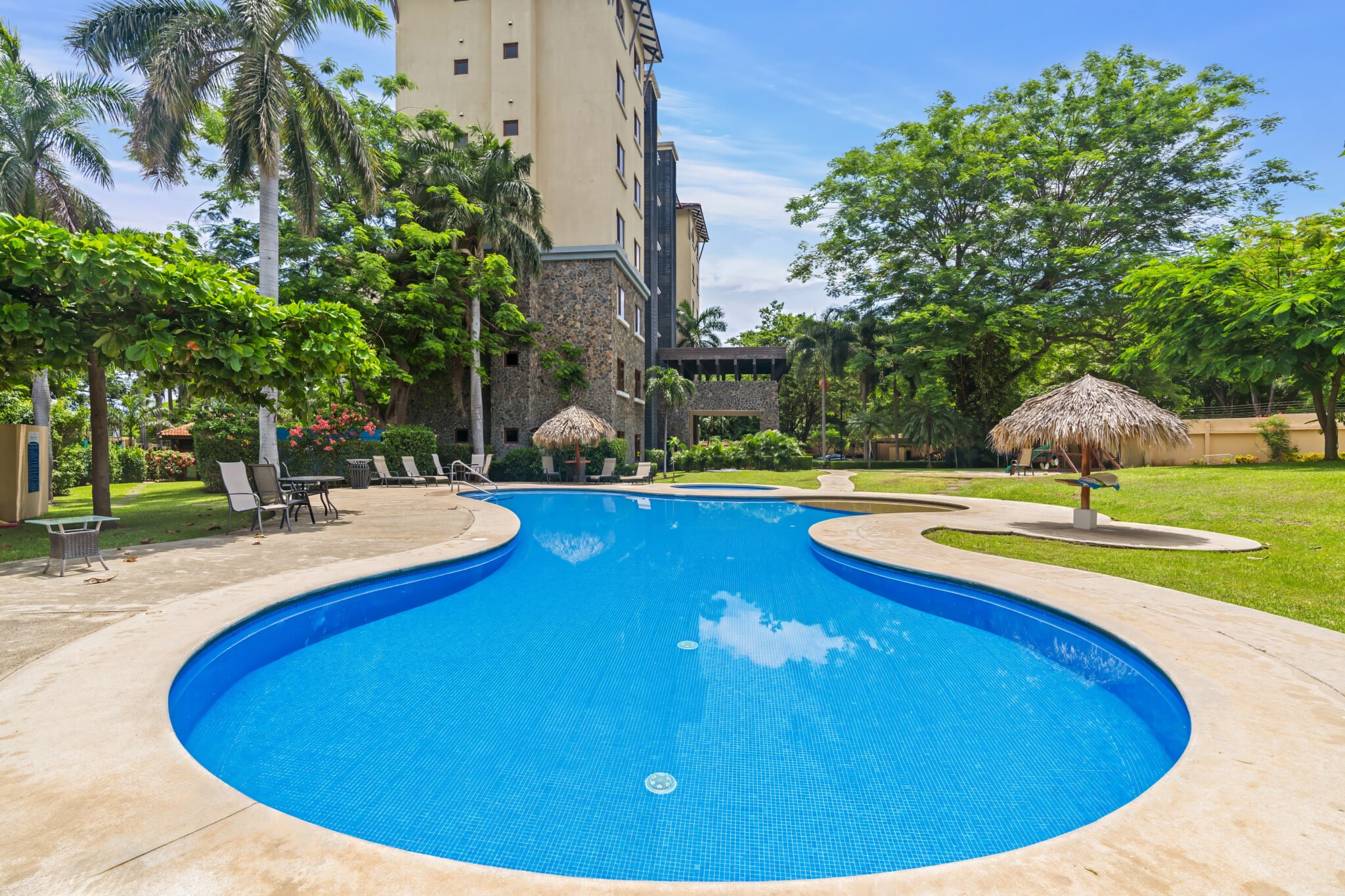 Hermosa del Mar offers 2 pools, a gym and a kids play area.
